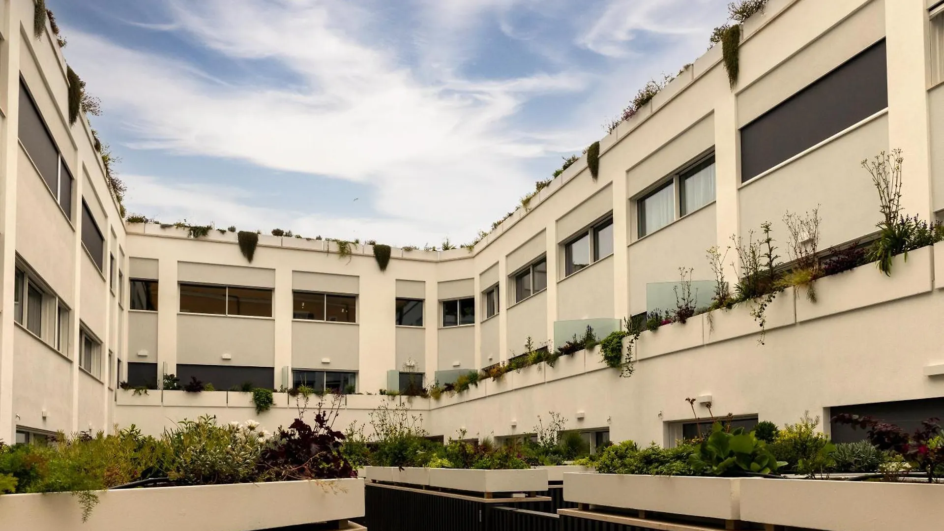 Apartment Suite & Outdoor Patio - Colosseum & Fori Imperiali Rome