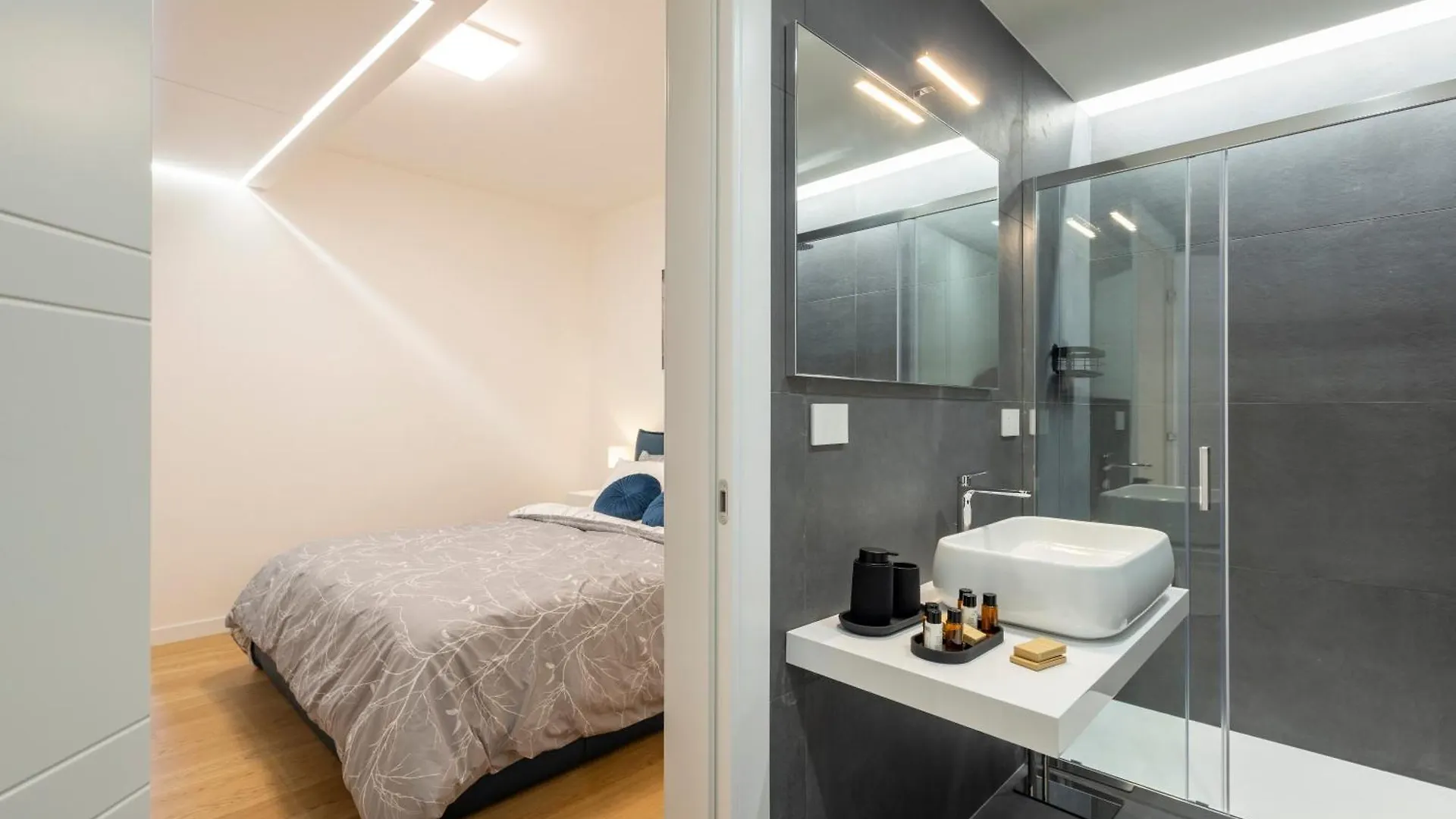 Suite & Outdoor Patio - Colosseum & Fori Imperiali Rome Italy